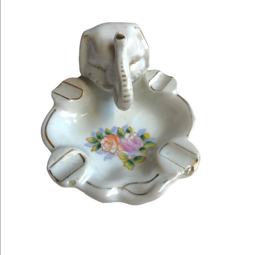 ::::SOLD:::::Small Japanese Elephant Ashtray Vintage
